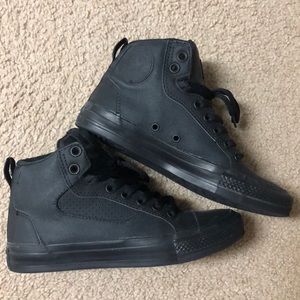Black converse chuck Taylor shoes size 6.5